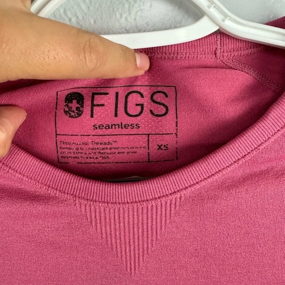 Figs Salta Blush Pink Seamless Long Sleeve Under scrub Top size XS - Picture 3 of 5